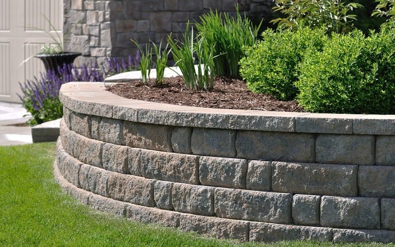 Garden Block Retaining Wall Installed in Landscape Project